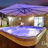 Отель Dania Beach Beauty 3BR with Hot Tub, фото 14