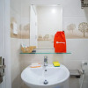 Отель RedDoorz @ Le Van Sy Street 3, фото 15
