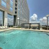 Отель Luxurious High Rise 1BR With Louisville Flair by Cozysuites, фото 14