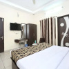 Отель OYO 11844 Hotel Golden Halo, фото 12