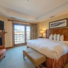 Отель Comfortable Studio Efficiency Unit With Balcony Over Mountaineer Square Condo - No Cleaning Fee! by , фото 17