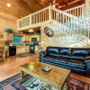 Отель Bear Bluffs 1 Bedroom Home with Hot Tub, фото 2