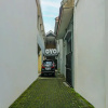 Отель OYO 709 Menjangan Residence at Klayatan, фото 16