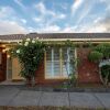 Отель Quiet & Peaceful 3bed2bath Home @keilor Downs, фото 20