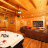 Отель Wavyleaf Retreat - Four Bedroom Cabin, фото 6