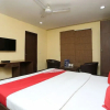 Отель Oyo 15096 Hotel Daya Continental, фото 3