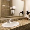 Отель Landmark Inn and Suites, фото 8