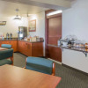 Отель Newberg Travelodge Suites, фото 7
