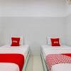 Отель OYO 93011 Hotel Griya Lestari Pati 2, фото 5