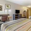 Отель Country Inn & Suites by Radisson, Lumberton, NC, фото 4