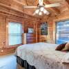 Отель Mountain Paws Retreat 5 Bedroom Home with Hot Tub, фото 10