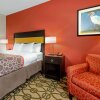 Отель La Quinta Inn & Suites by Wyndham Leesville Ft. Polk, фото 22