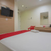 Отель RedDoorz near MT Haryono Semarang, фото 7