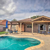 Отель San Antonio Getaway ~ 18 Mi to Dtwn + Pool!, фото 16