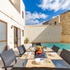 Отель Nadurin, Gozitan Villa 7 Bedr. & 2 Pools, фото 14