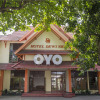 Отель OYO 759 Hotel Dewi Sri, фото 1