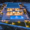 Отель Villa Hedonist With Heated Pool, фото 24