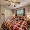 Отель Texas Trio Cabin, 3 Bedrooms, Hot Tub, Fireplace, Sleeps 6, фото 6
