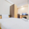 Отель Homey And Modern Studio Apartment B Residence, фото 14