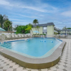 Отель Siesta Key Condo w/ Heated Pool < 1 Mi to Beach, фото 15