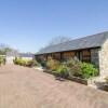 Отель Kingcup Cottage, фото 1