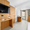 Отель Emily's Luxury Suites, фото 2