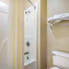 Отель Econo Lodge And Suites, фото 8