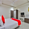 Отель The Sky Comfort - Hotel Parth Inn, фото 1