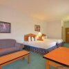 Отель Crystal Inn Hotel & Suites, фото 3