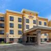 Отель Comfort Suites Oshkosh в Ошкоше