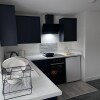 Отель Luxury 2-bed Apartment Lindley Huddersfield, фото 6