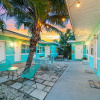 Отель Hollywood Beach Broadwalk Family Vacation Home, фото 12