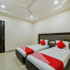 Отель Crown Palace by OYO Rooms, фото 5