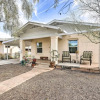 Отель Annies Green Bungalow: 2 Mi to Downtown Phoenix!, фото 1