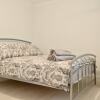 Отель Newly Refurbished And Modern 2 Bedroom Flat, фото 7