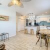 Отель 819 25th - 3 2 Beachside Charmer - Walk to Beach Shopping Dining, фото 9