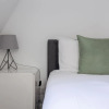 Отель Bright & Airy 1 Bedroom Apartment in Central London, фото 3