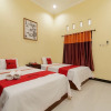 Отель RedDoorz @ Jalan Hos Cokroaminoto Mataram, фото 12