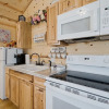 Отель Fancy Cabin Right on Main St!, фото 4