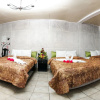 Отель UW Oasis Hotel, фото 5