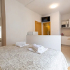 Отель Gianni - Modern & Great Location - SA1, фото 4