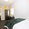 Отель Entire 5 Bed House - Weekly Discounts - By Centre в Ливерпуле