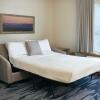 Отель Fairfield Inn & Suites by Marriott Orillia, фото 17