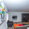 Отель Immaculate 2-bed Apartment in London, фото 9