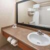 Отель Stony Plain Inn and Suites, фото 22