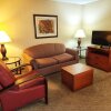 Отель La Quinta Inn & Suites Appleton College Avenue, фото 32