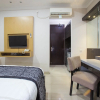 Отель RedDoorz Plus near Pondok Indah Mall, фото 5