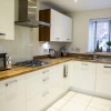Отель Modern House in Stratford Upon Avon With Private Parking Free Wifi Netflix, фото 2