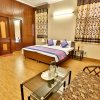 Отель OYO Flagship 402 Hotel Noida Residency, фото 3
