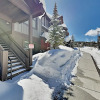 Отель Slopeside : Hot Tub, Walk To Lifts & Village! 2 Bedroom Condo, фото 1